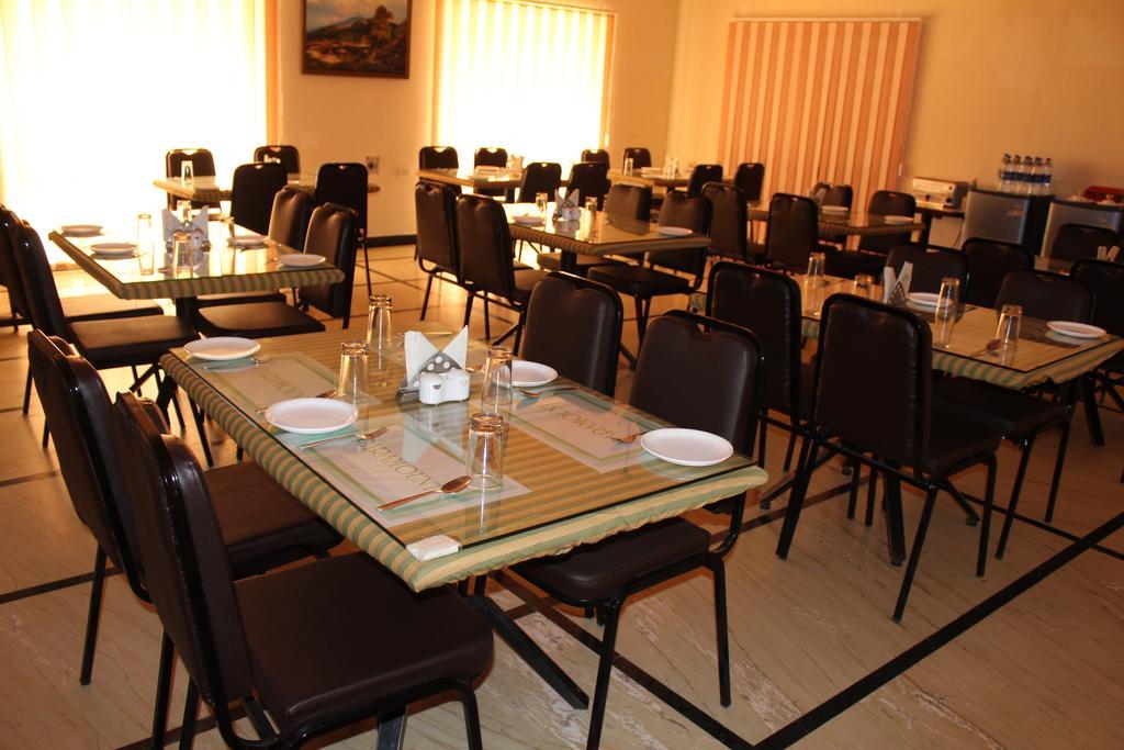 Paramount Inn Sriperumbudur Buitenkant foto
